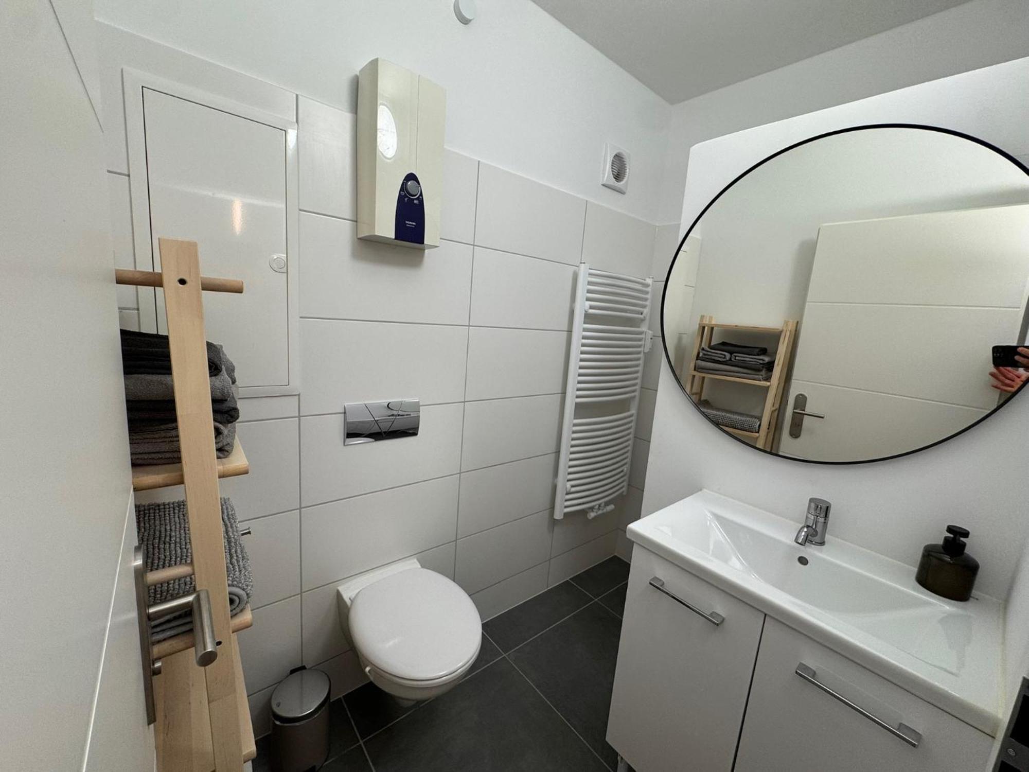 Fc-Apartmenthaus Falkensee Mit Grossem Garten Und Pkw Stellflaechen Buitenkant foto