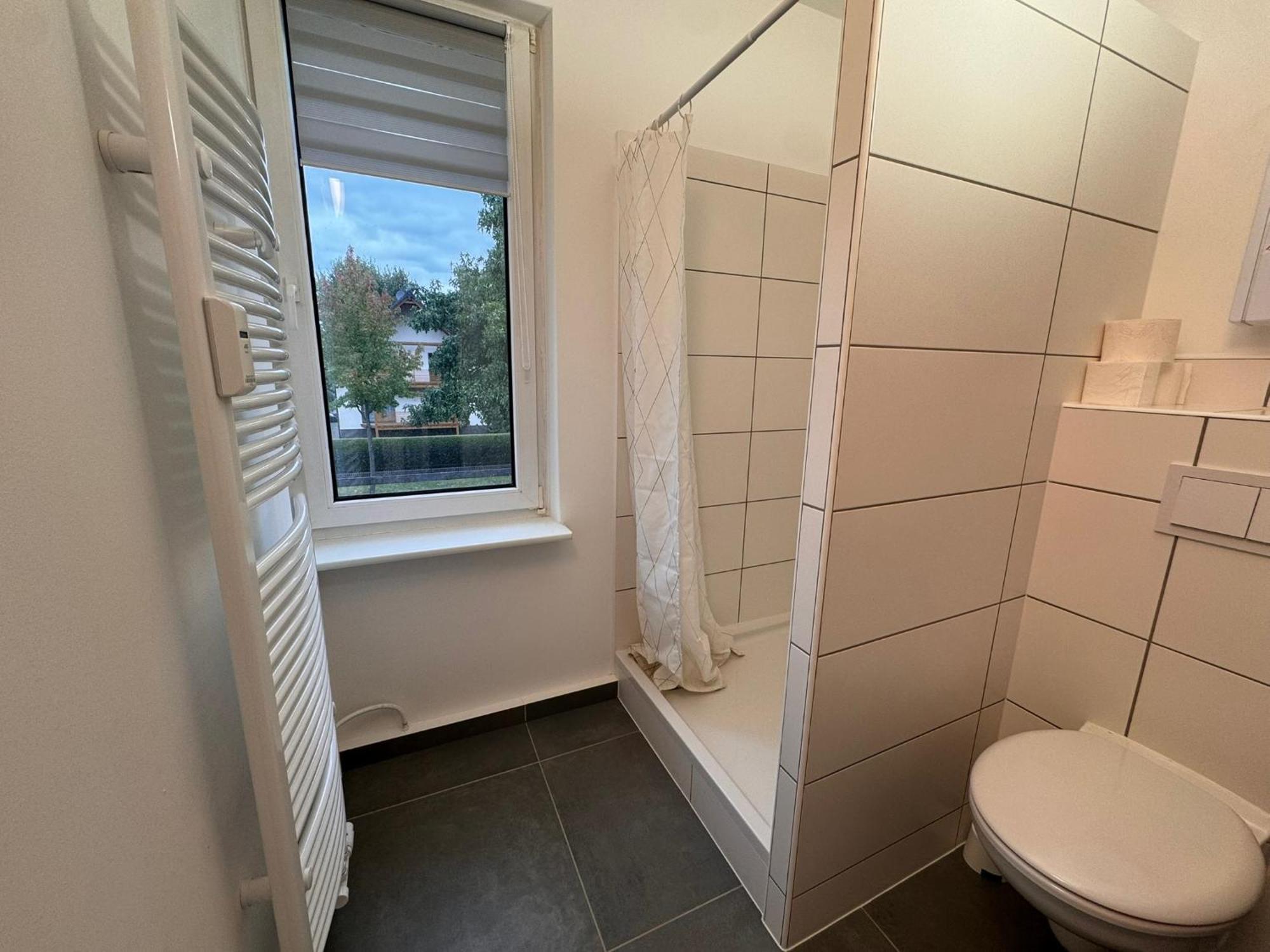 Fc-Apartmenthaus Falkensee Mit Grossem Garten Und Pkw Stellflaechen Buitenkant foto