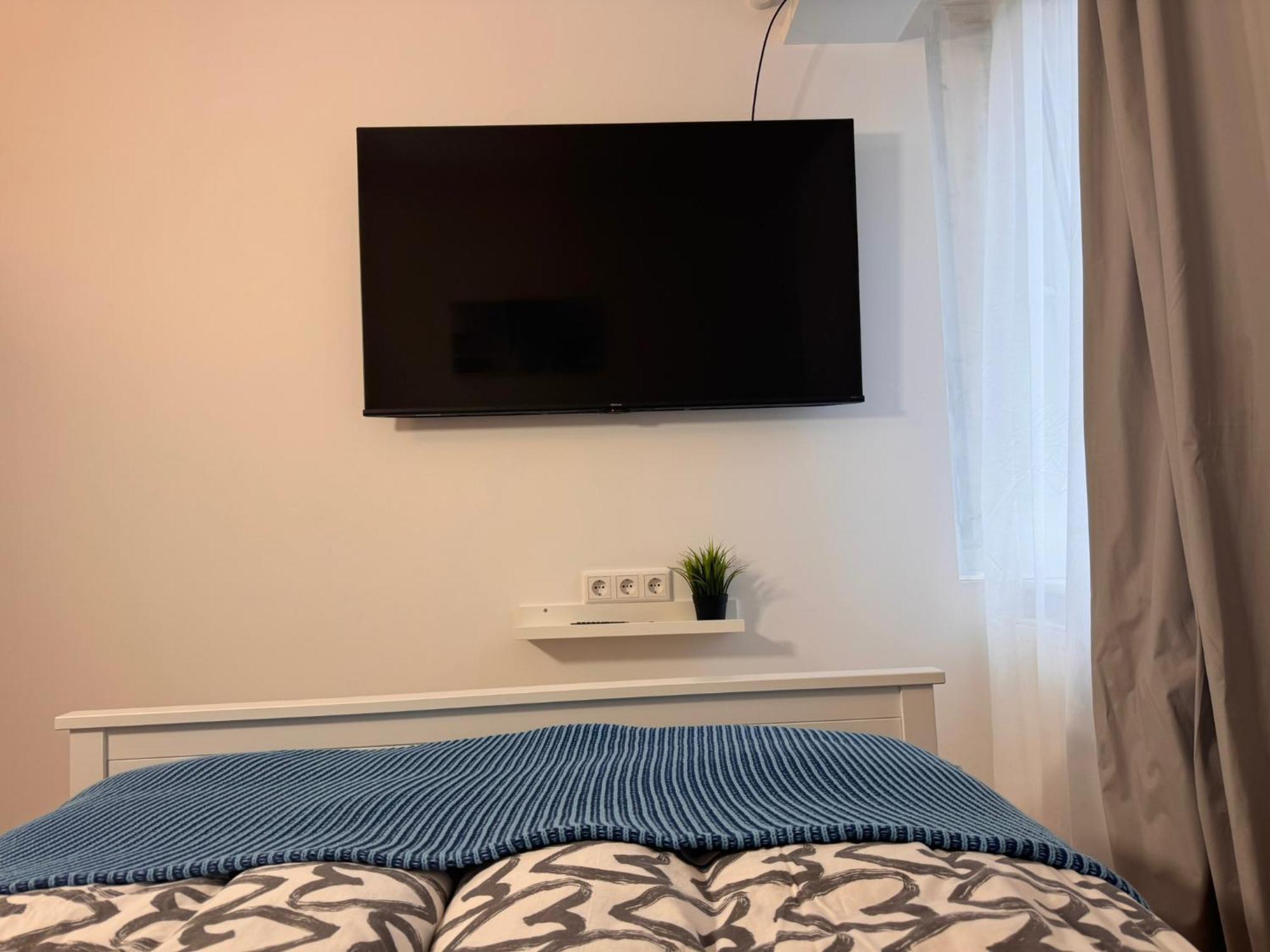 Fc-Apartmenthaus Falkensee Mit Grossem Garten Und Pkw Stellflaechen Buitenkant foto