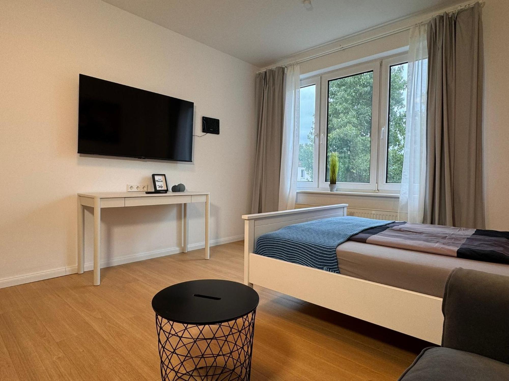 Fc-Apartmenthaus Falkensee Mit Grossem Garten Und Pkw Stellflaechen Buitenkant foto