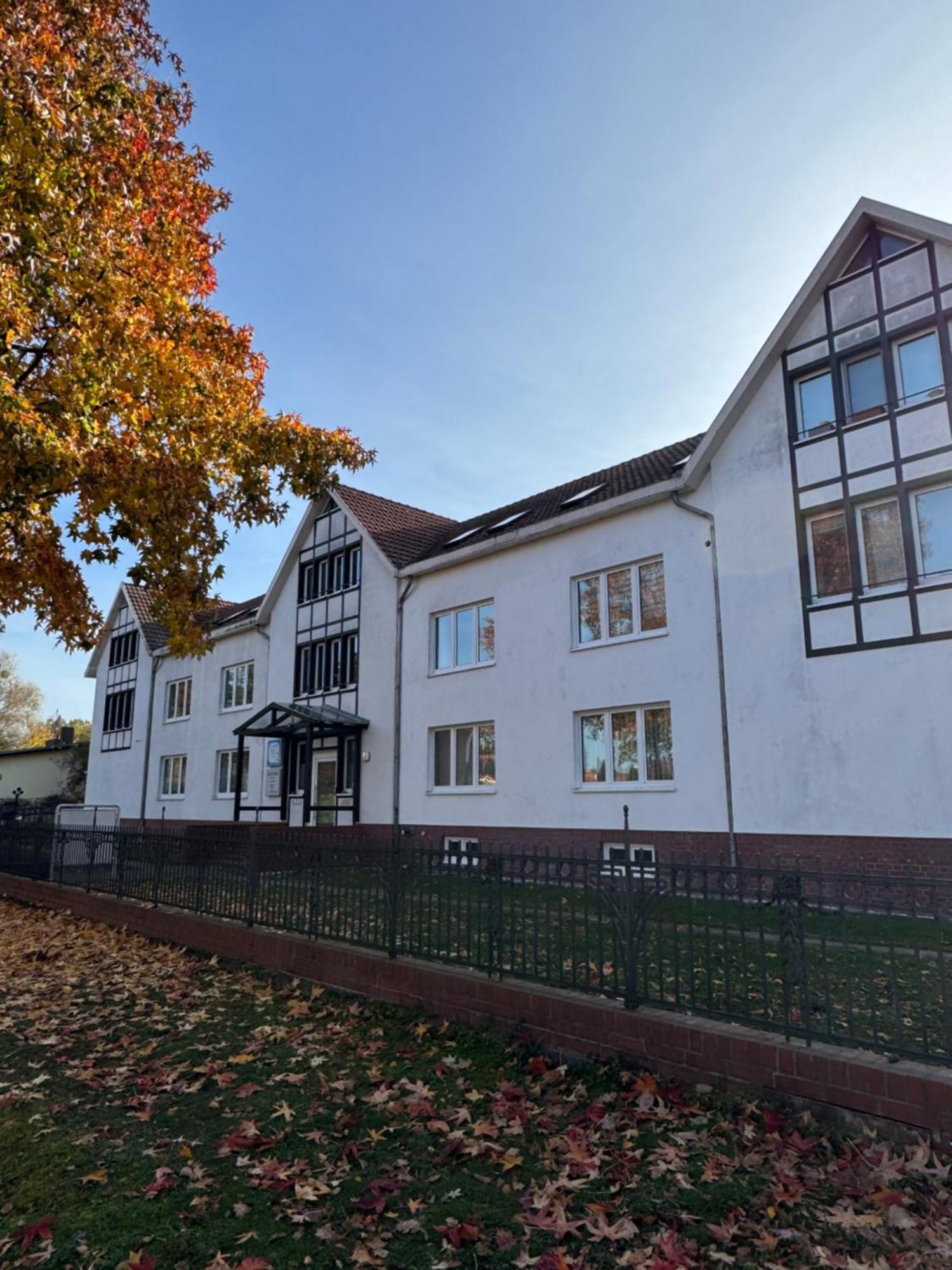 Fc-Apartmenthaus Falkensee Mit Grossem Garten Und Pkw Stellflaechen Buitenkant foto